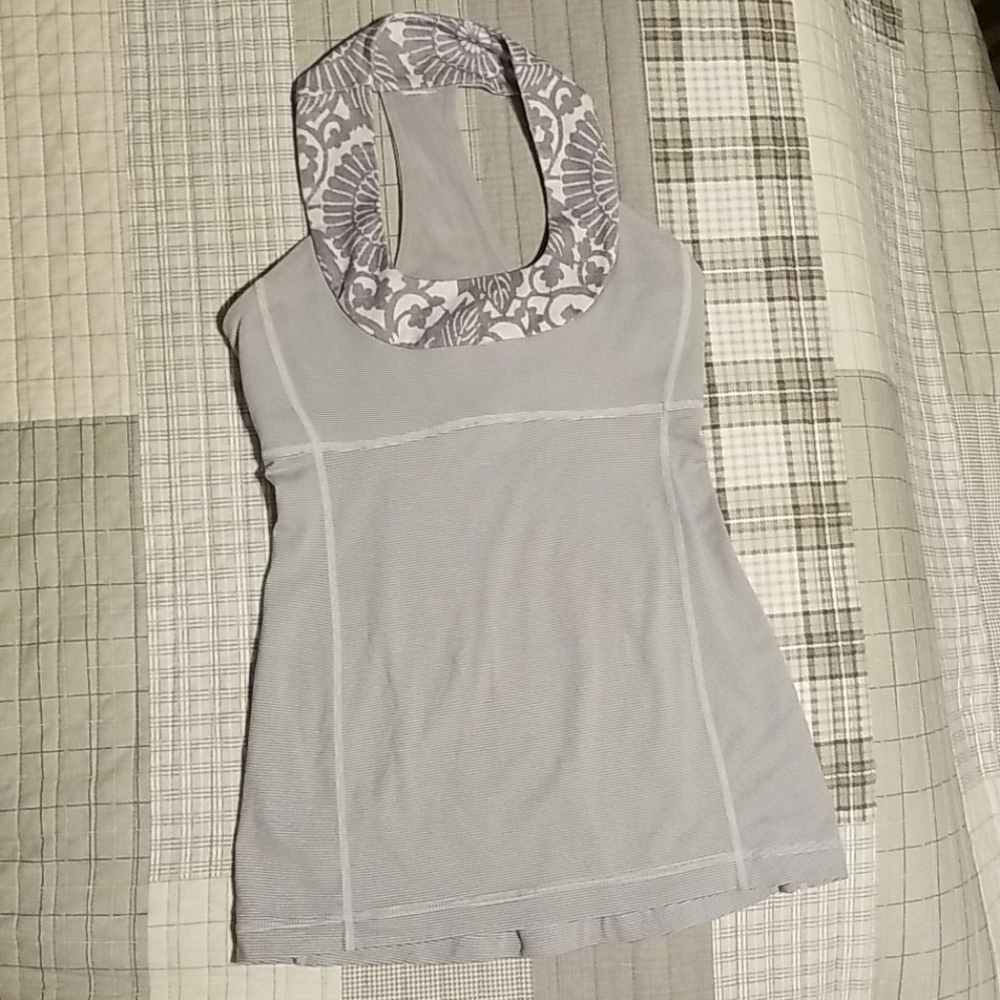 COPY - Lululemon crop top